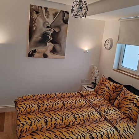 Lgbtq-Double Room London Bagian luar foto